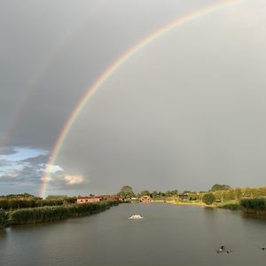 Lakeside Fishing Lodges